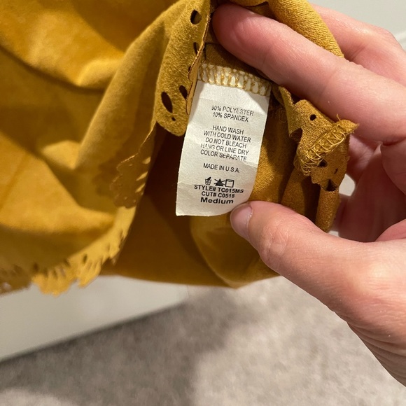 Jasmine brand Faux suede crop top size Medium - Picture 4 of 9